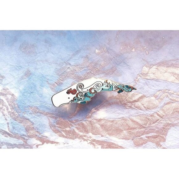 Waves Whale Pin - Gold Plated Sea Life & Nature Jewelry - Ocean Brooch - Picture 3 of 10